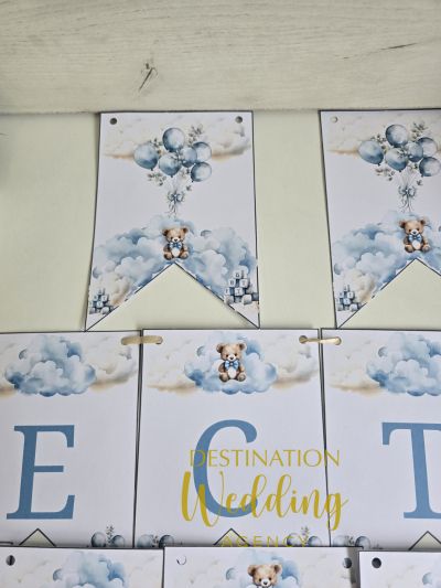 Банер „Честит рожден ден“ с мече и сини облачета