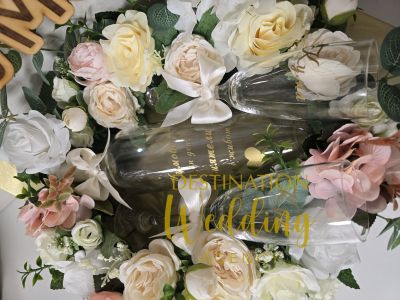 Комплект с украсенa щайгичка за канене на кумове в екрю